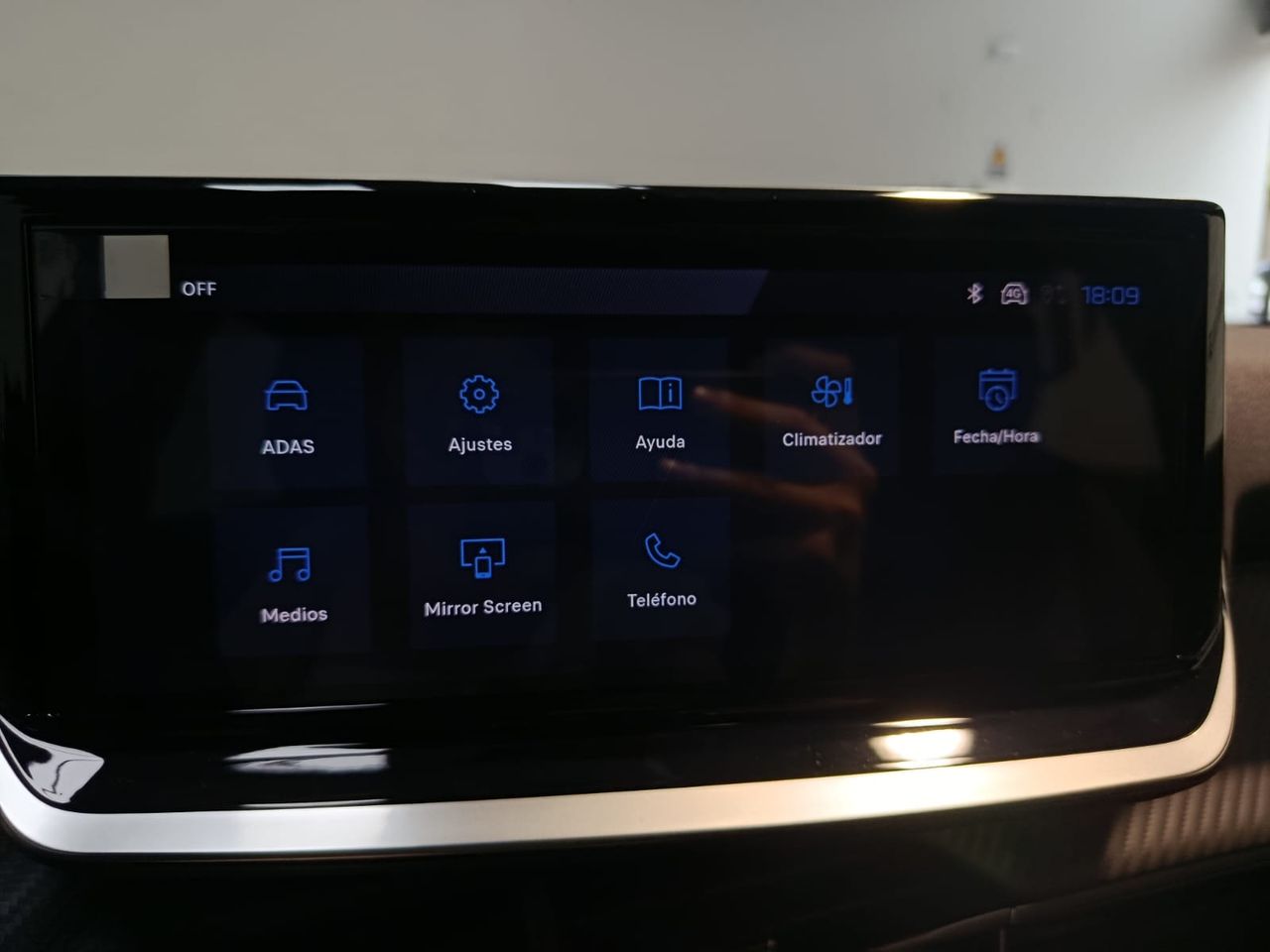 Peugeot 2008 Allure Hybrid 145 e-DCS6 - Foto 2