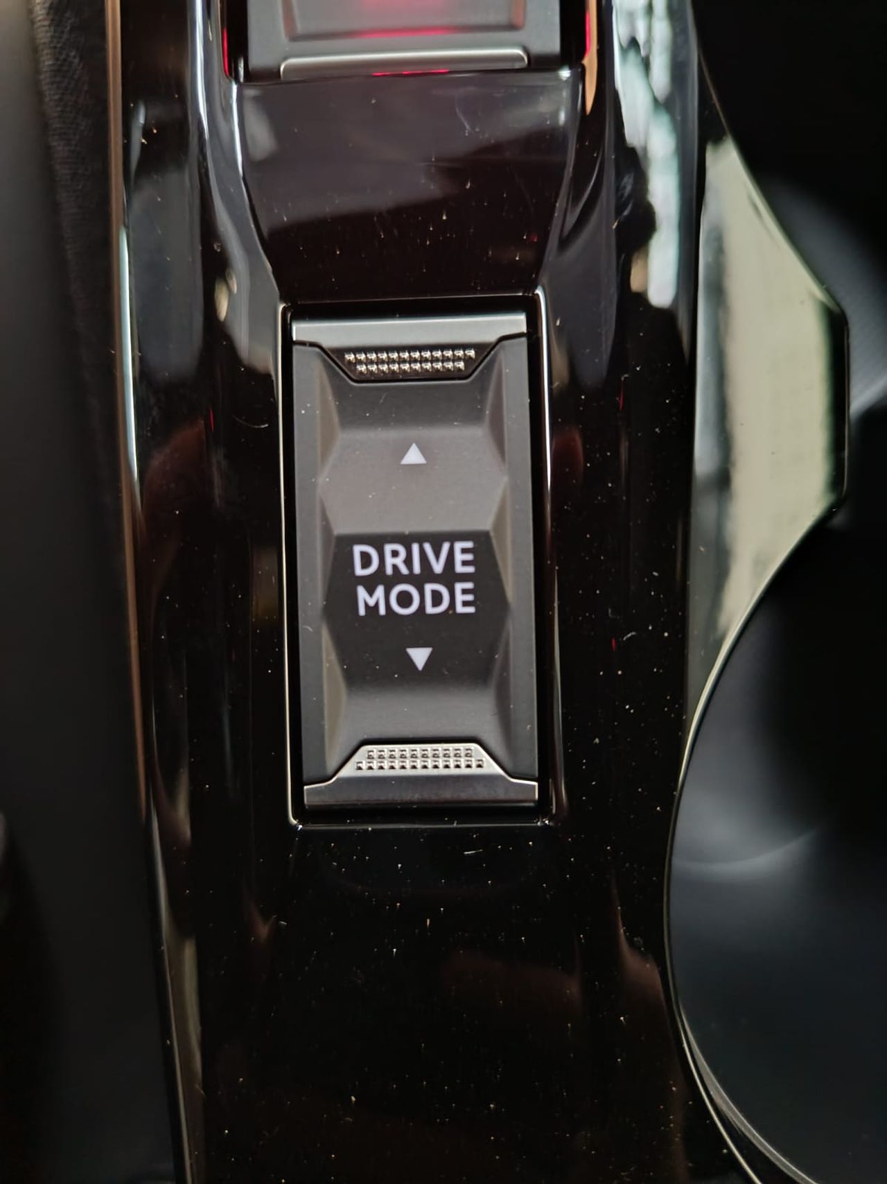 Peugeot 2008 Allure Hybrid 145 e-DCS6 - Foto 2