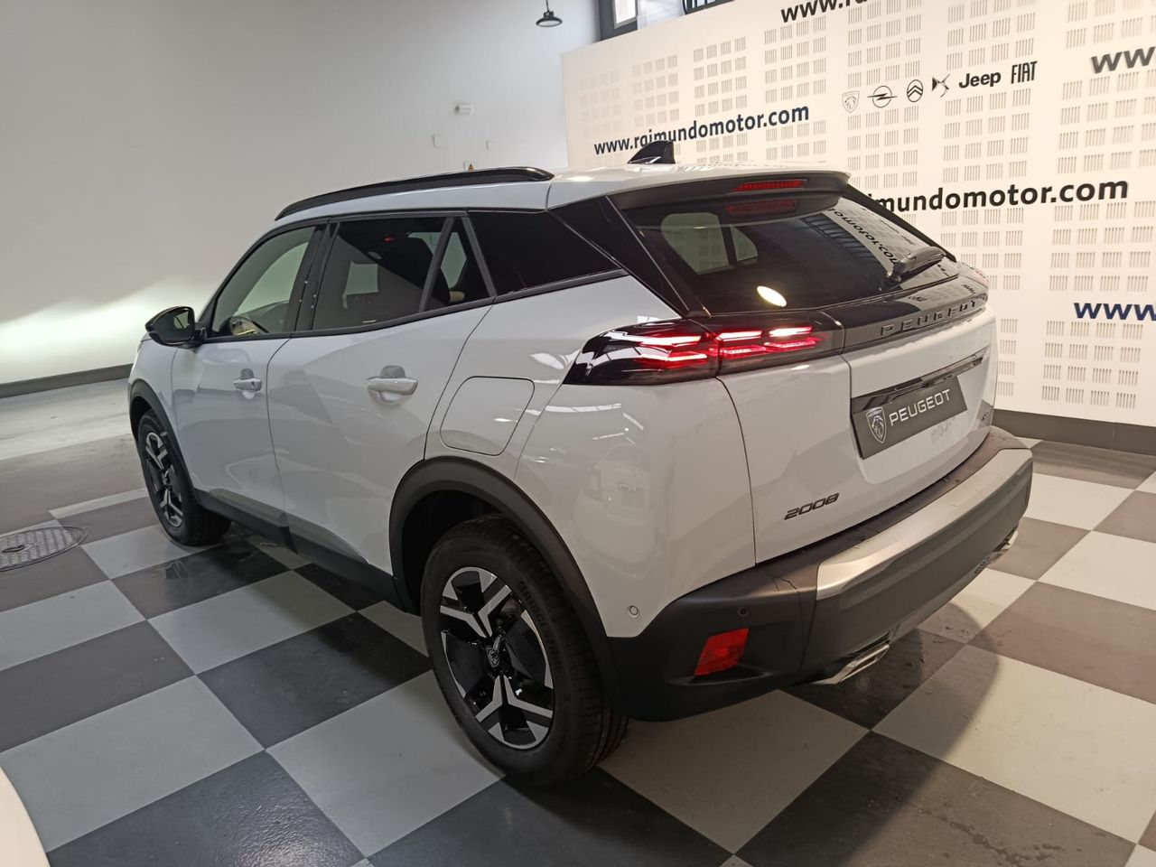 Peugeot 2008 Allure Hybrid 145 e-DCS6 - Foto 2