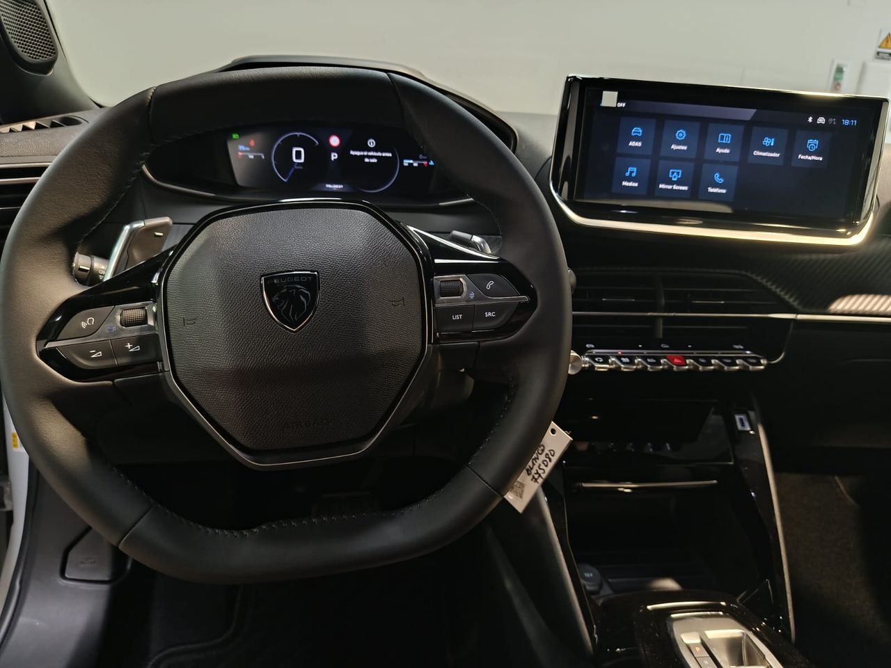 Peugeot 2008 Allure Hybrid 145 e-DCS6 - Foto 2