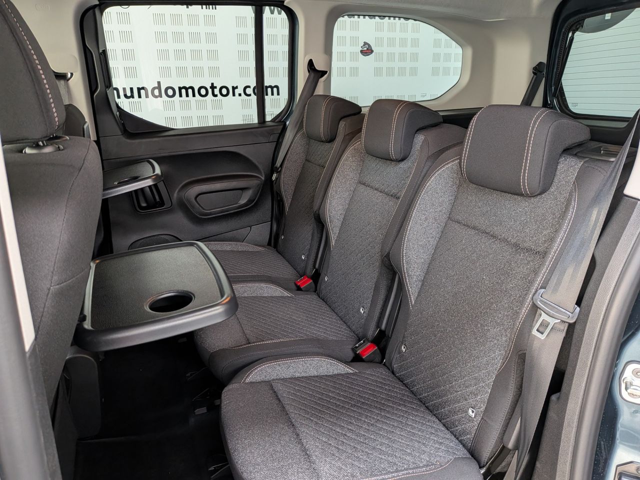 Peugeot Rifter Long Allure BlueHDi 130 EAT8 7 plazas - Foto 2