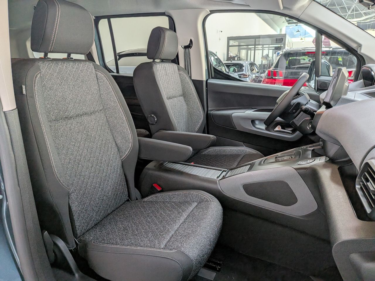 Peugeot Rifter Long Allure BlueHDi 130 EAT8 7 plazas - Foto 2