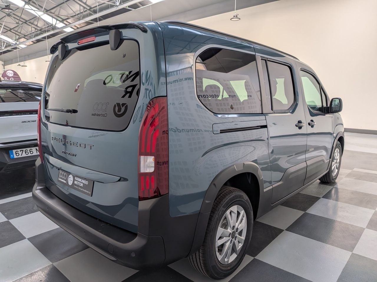 Peugeot Rifter Long Allure BlueHDi 130 EAT8 7 plazas - Foto 2