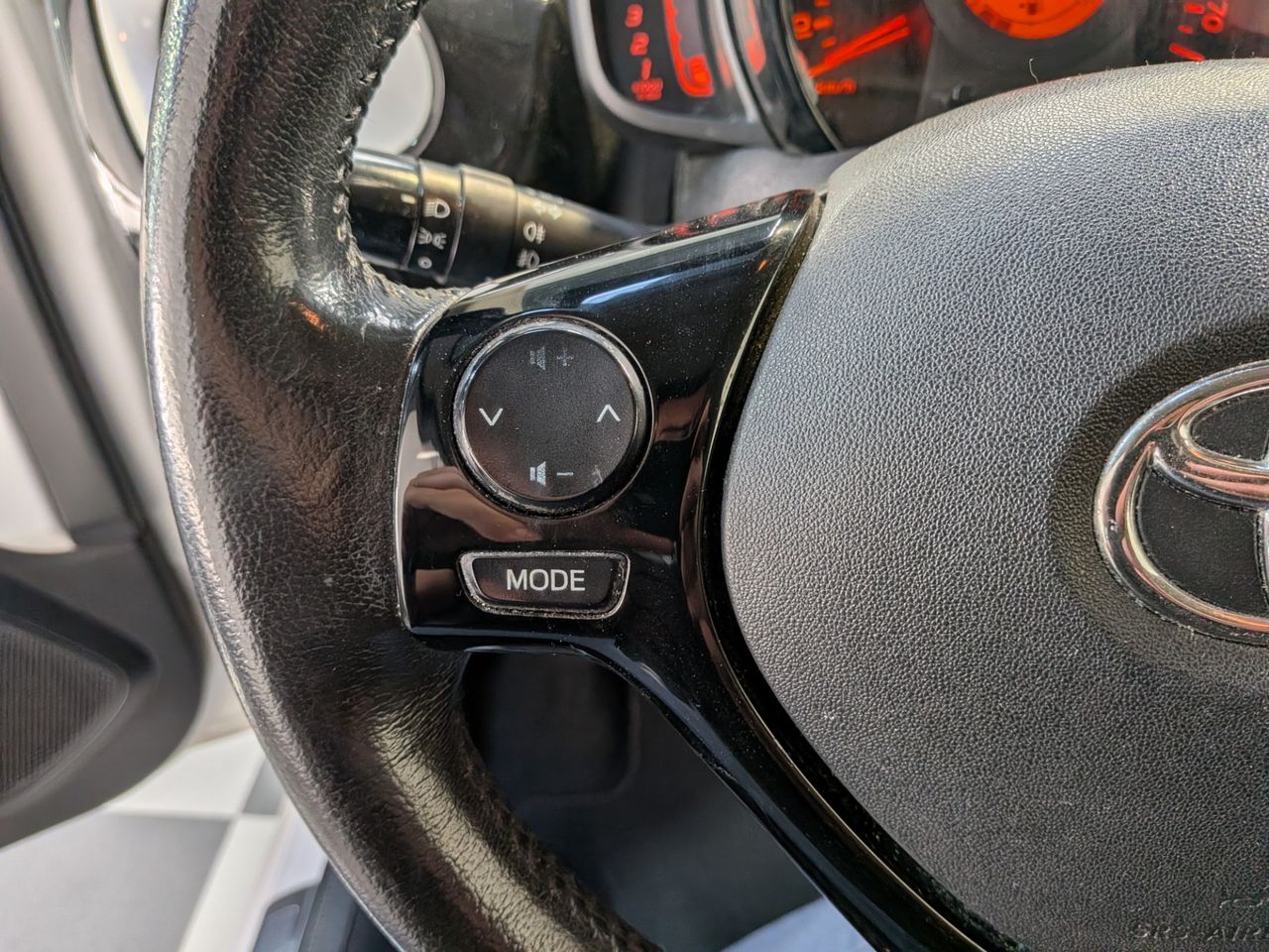 Toyota Aygo 5p 70 x-clusiv - Foto 2