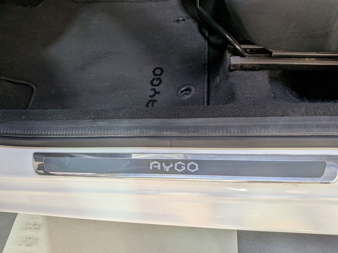 Toyota Aygo 5p 70 x-clusiv - Foto 2
