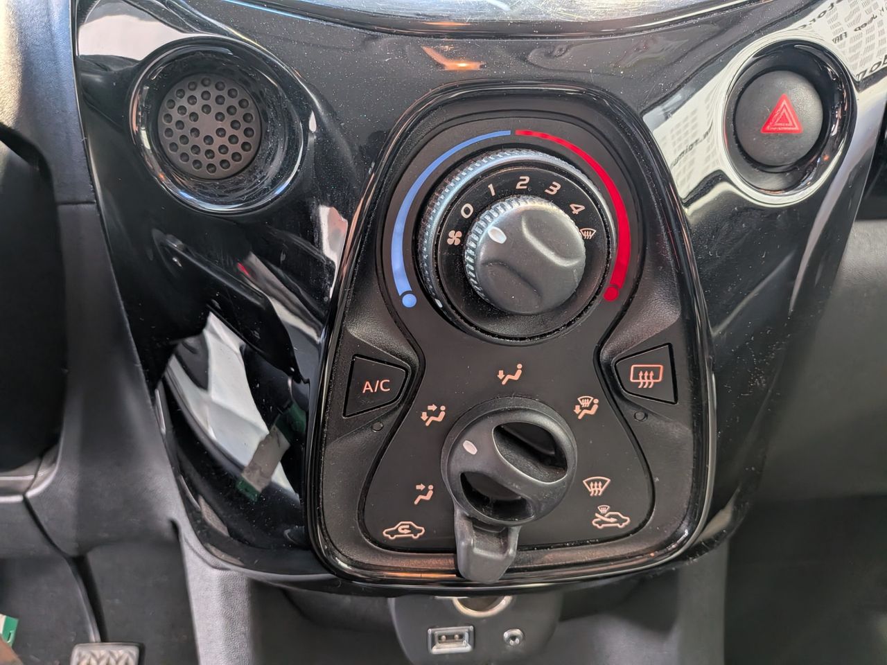 Toyota Aygo 5p 70 x-clusiv - Foto 2