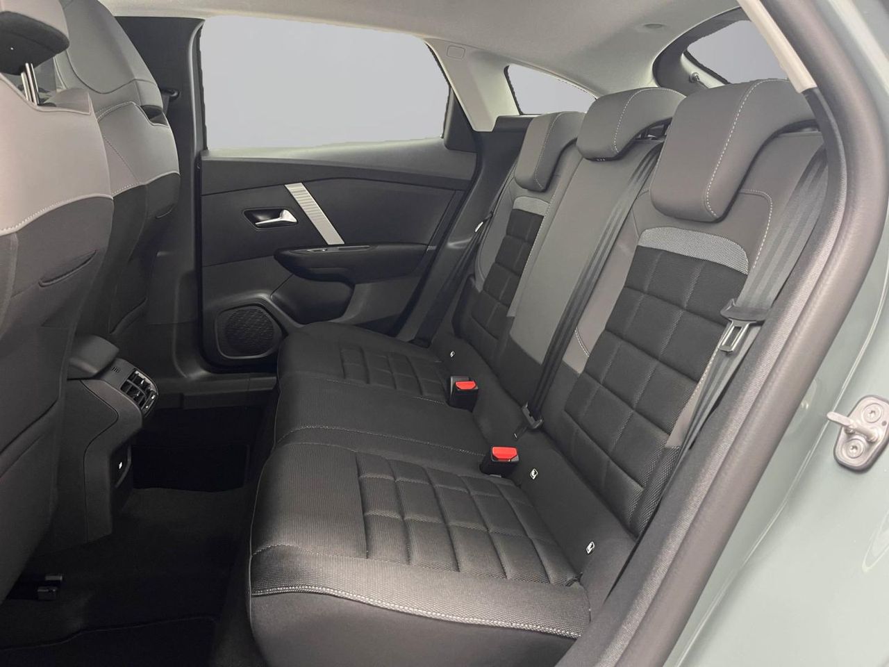 Citroën C4 Hybrid 145 CV Business Edition - Foto 2