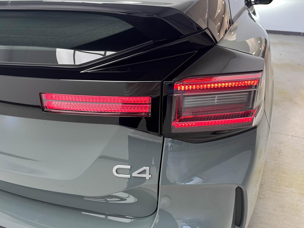 Citroën C4 Hybrid 145 CV Business Edition - Foto 2