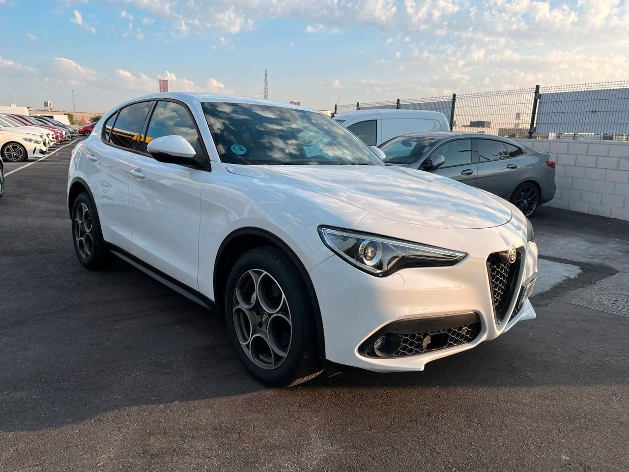 Foto alfa romeo stelvio 2022 /