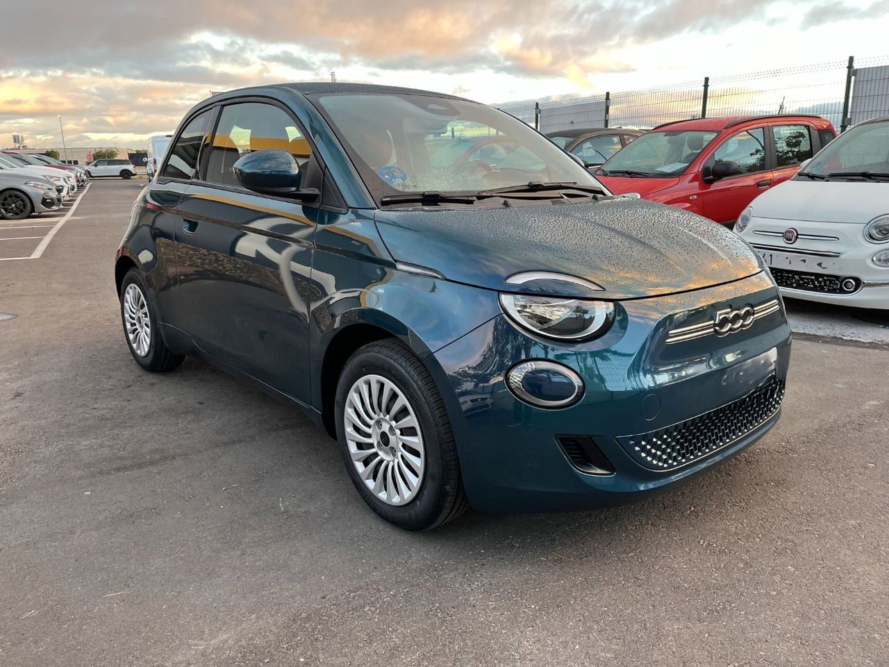Fiat 500 con volante multifuncional  de segunda mano - fiat 500 2022 /