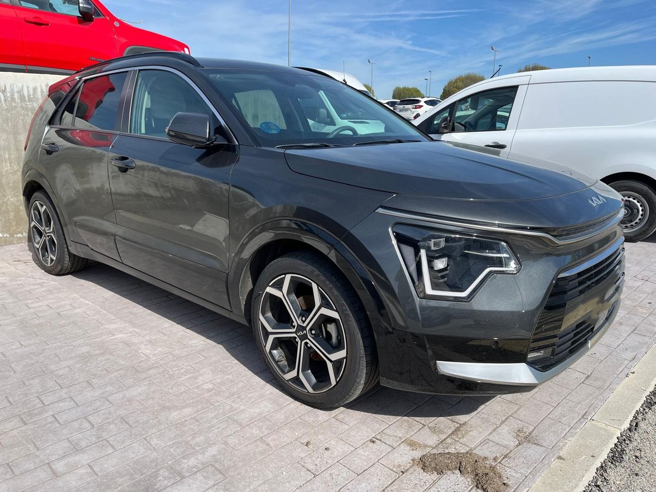 Kia niro hibrido enchufable  de segunda mano - kia niro 2023 /