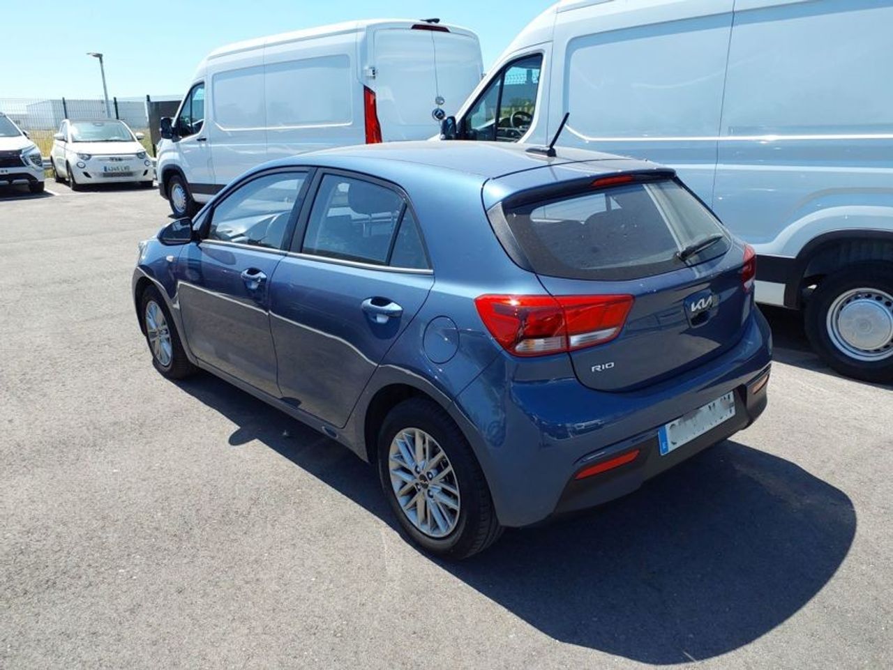 kia rio 2023 / foto grande (3)