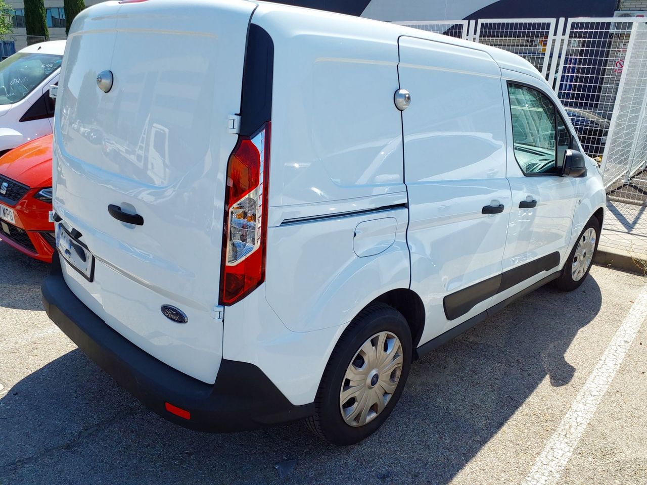 Ford Transit Connect FT200L1 1.5 100CV - Foto 4