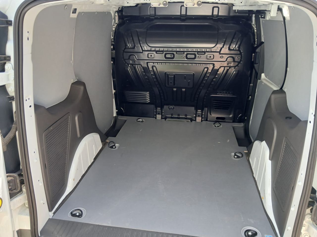 Ford Transit Connect FT200L1 1.5 100CV - Foto 6