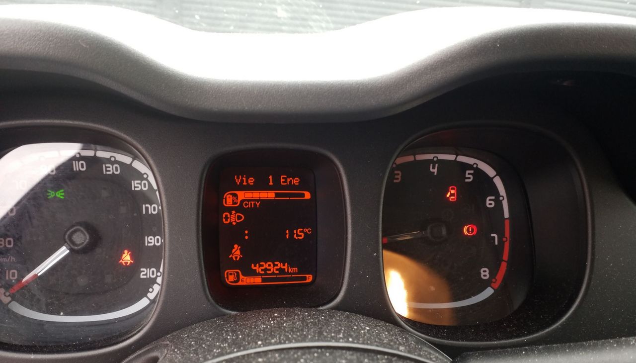 Fiat Panda City Life Hybrid 1.0 Gse 51kw (70CV) - Foto 9