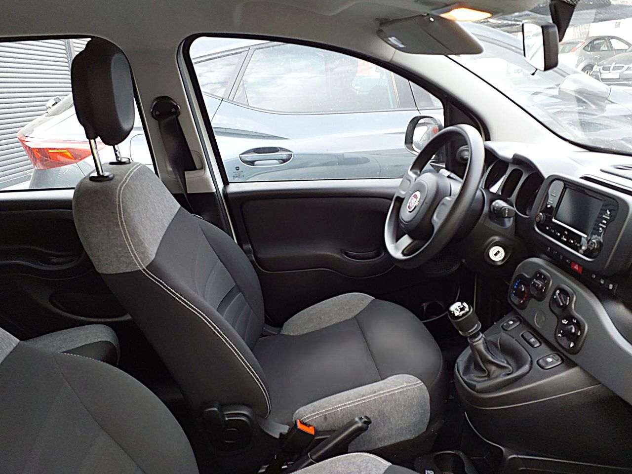 Fiat Panda City Life Hybrid 1.0 Gse 51kw (70CV) - Foto 6