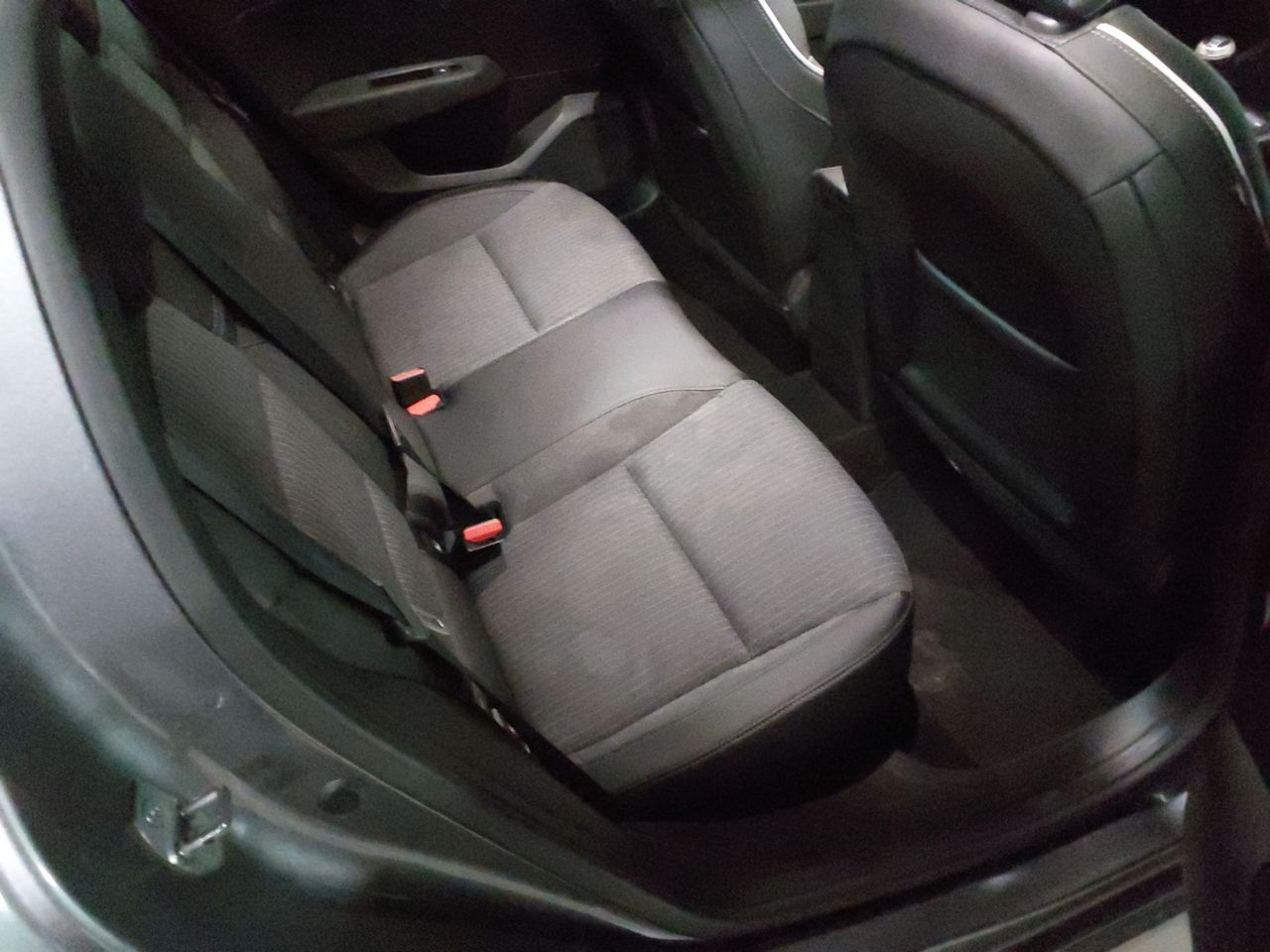 Mitsubishi Colt 100T Kaiteki - Foto 10