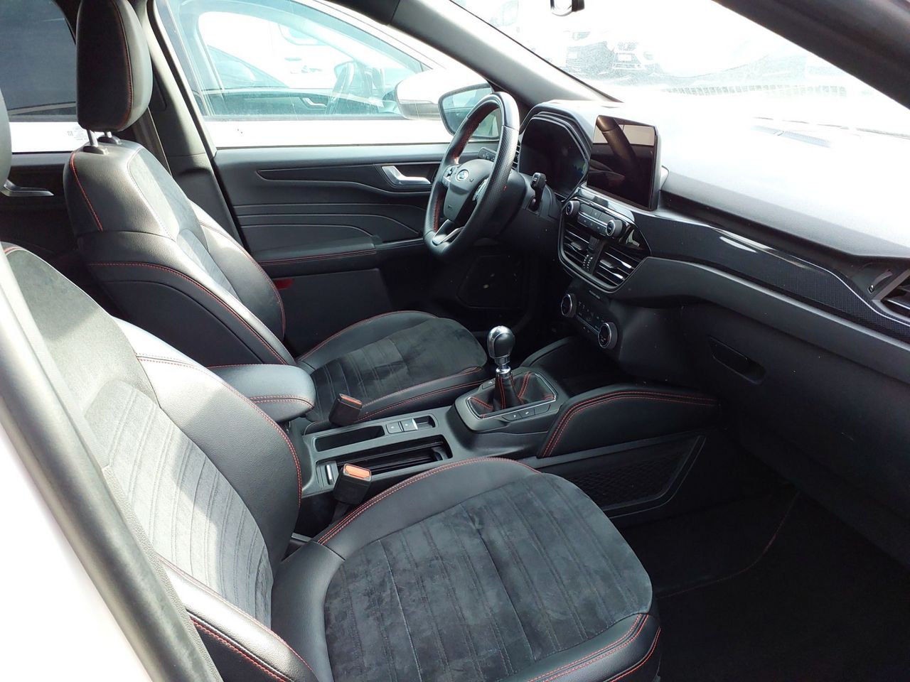 Ford Kuga ST-Line X 1.5T EcoBoost 110kW (150CV) - Foto 7