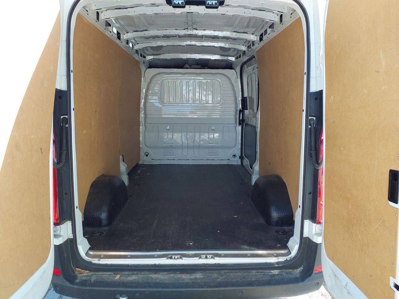 Maxus Deliver 9 2.0D L3H2 - Foto 5
