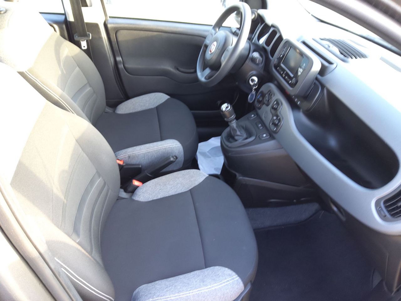 Fiat Panda City Hybrid 1.0 70CV - Foto 6