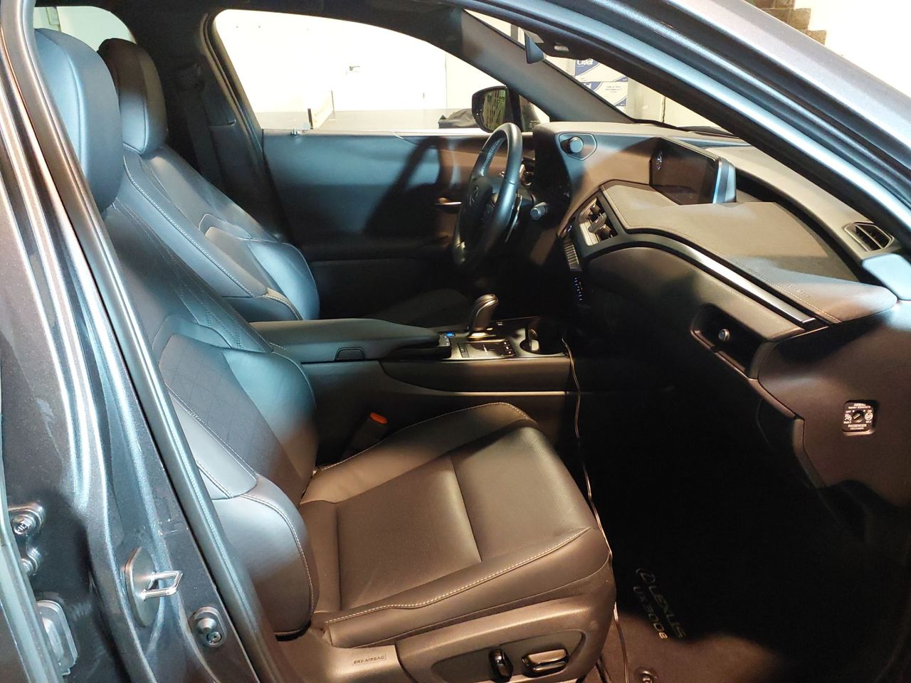 Lexus UX 300E Luxury - Foto 5