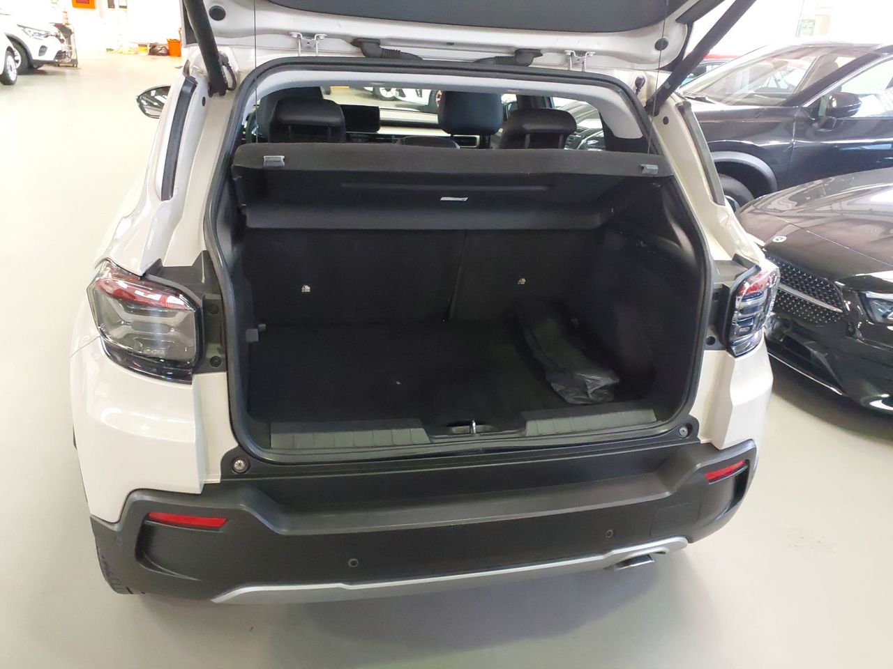 Jeep Avenger 1.2 G 74kW (100CV) Altitude - Foto 6