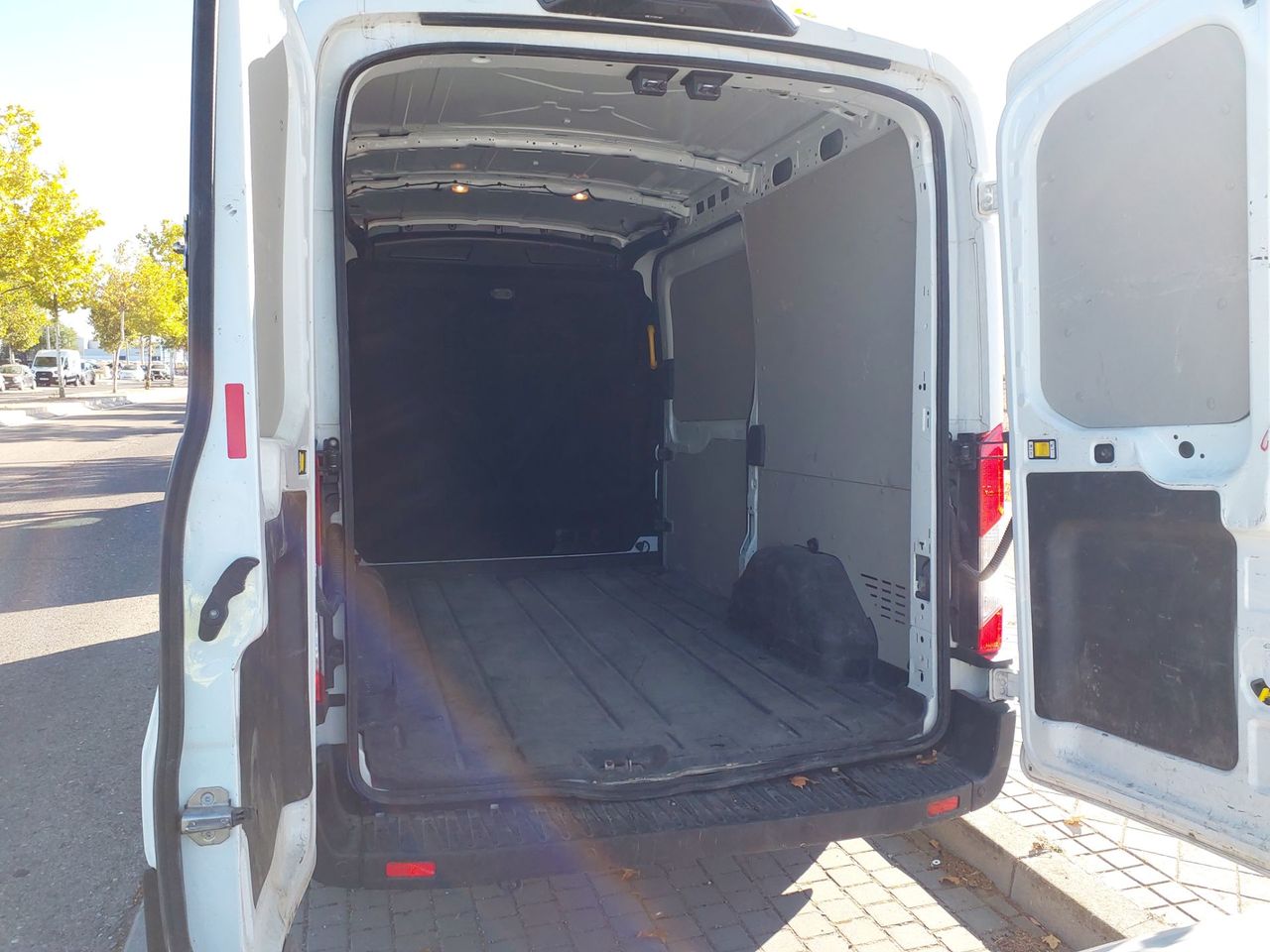 Ford Transit 310 EB Hybrid 130CV - Foto 8