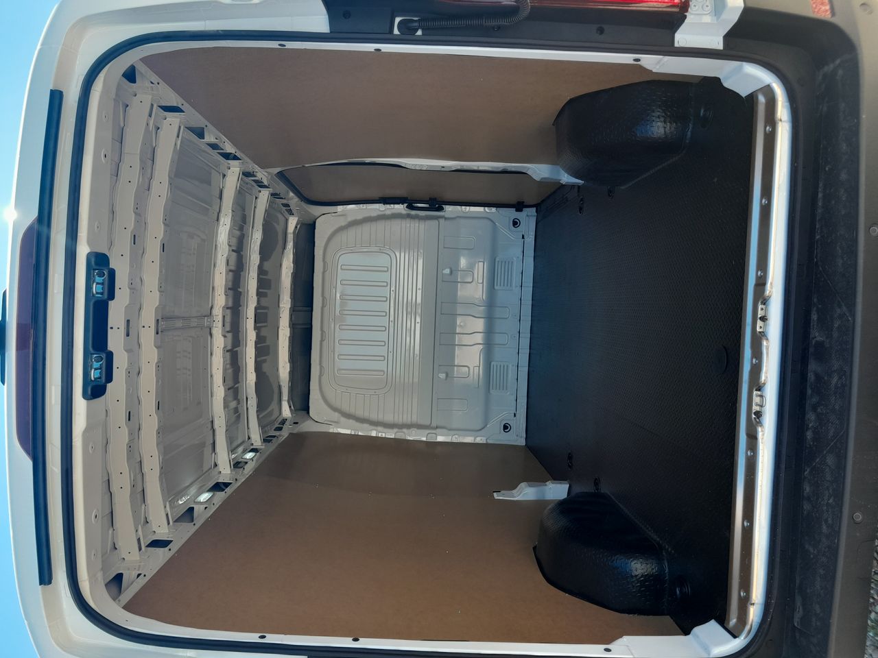 Maxus Deliver 9 2.0D L3H2 - Foto 8