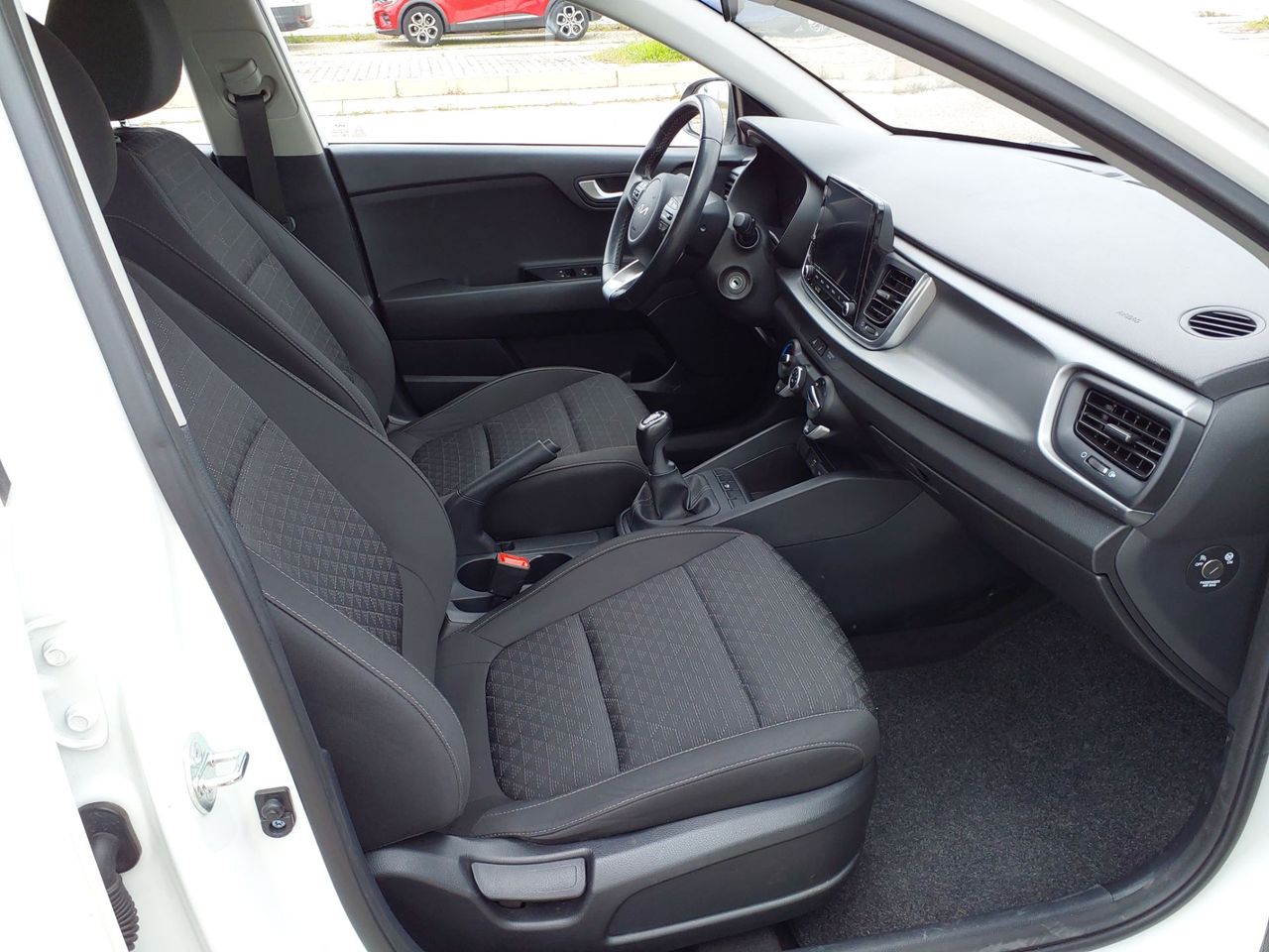 Kia Rio 1.0 T-GDi 74kW (100CV) MHEV iMT Drive - Foto 7