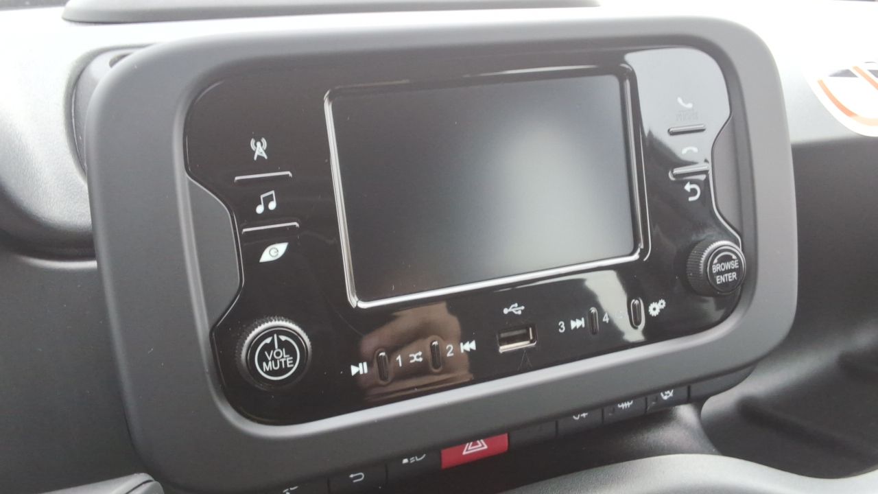 Fiat Panda City Life Hybrid 1.0 Gse 51kw (70CV) - Foto 8