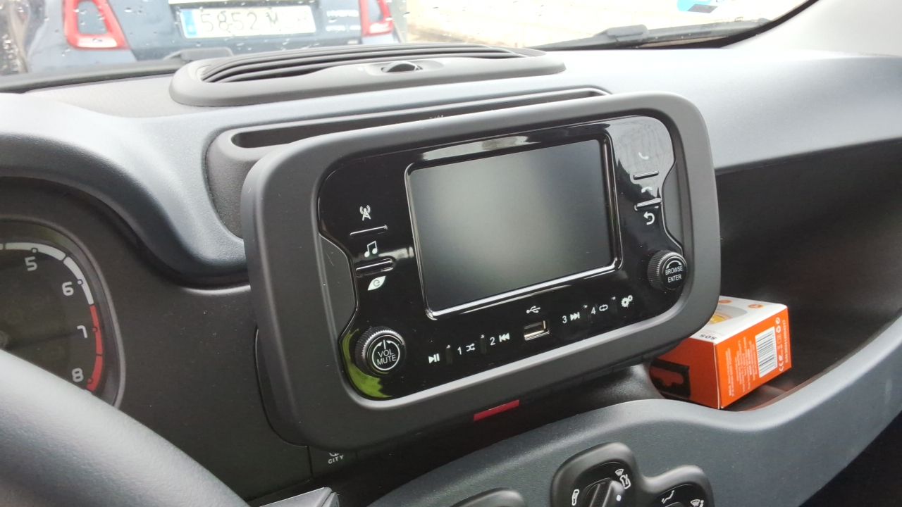 Fiat Panda City Life Hybrid 1.0 Gse 51kw (70CV) - Foto 8
