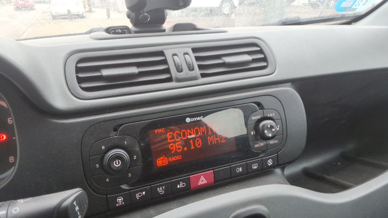 Fiat Panda City Life Hybrid 1.0 Gse 51kw (70CV) - Foto 8