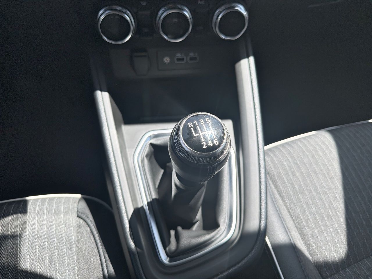 Mitsubishi Colt 100T Kaiteki - Foto 11