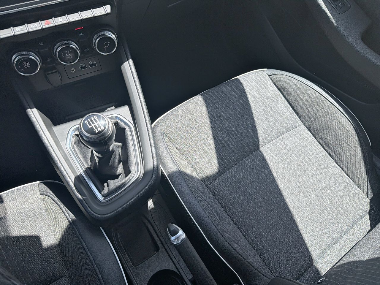 Mitsubishi Colt 100T Kaiteki - Foto 10