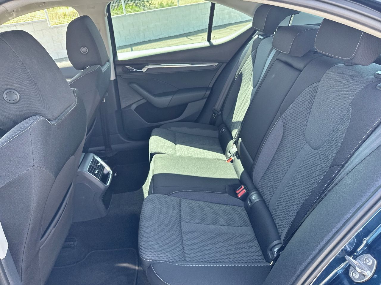 Skoda Octavia 1.5 TSI m-HEV 110kW(150CV) DSG Selection - Foto 12