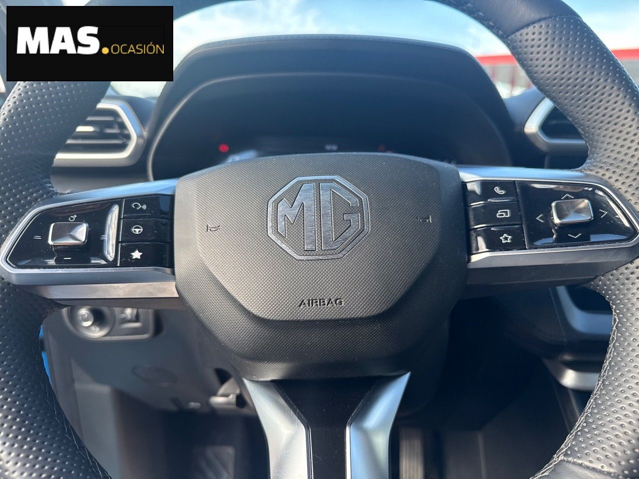 MG ZS Hybrid+ Luxury - Foto 19