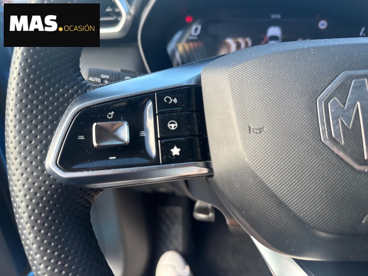 MG ZS Hybrid+ Luxury - Foto 17