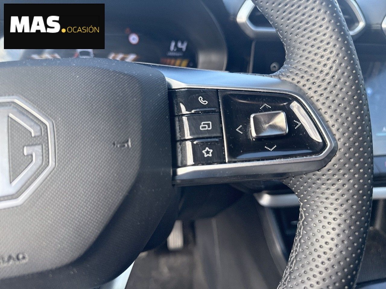 MG ZS Hybrid+ Luxury - Foto 18