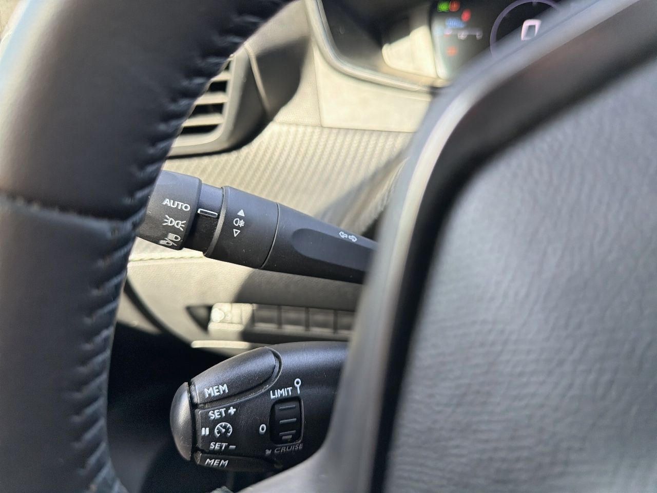 Peugeot 2008 Active Puretech 100 S&S 6 Vel. MAN - Foto 18