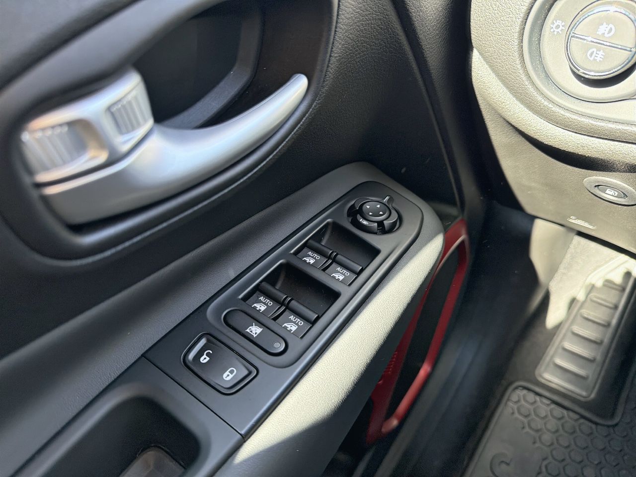 Jeep Renegade 4xe 1.3 PHEV 177 kW(240CV) Trailhawk AT - Foto 42