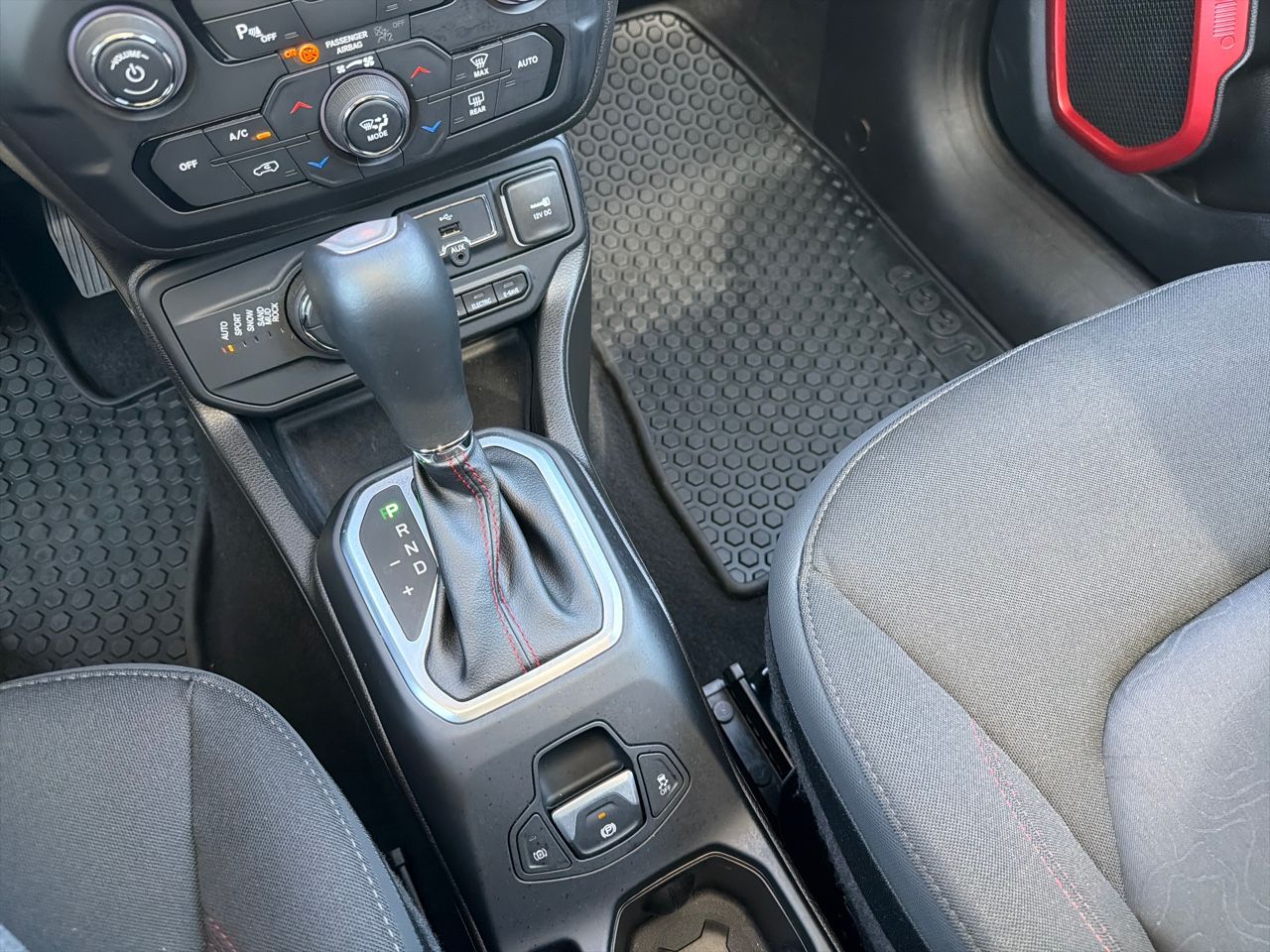 Jeep Renegade 4xe 1.3 PHEV 177 kW(240CV) Trailhawk AT - Foto 28
