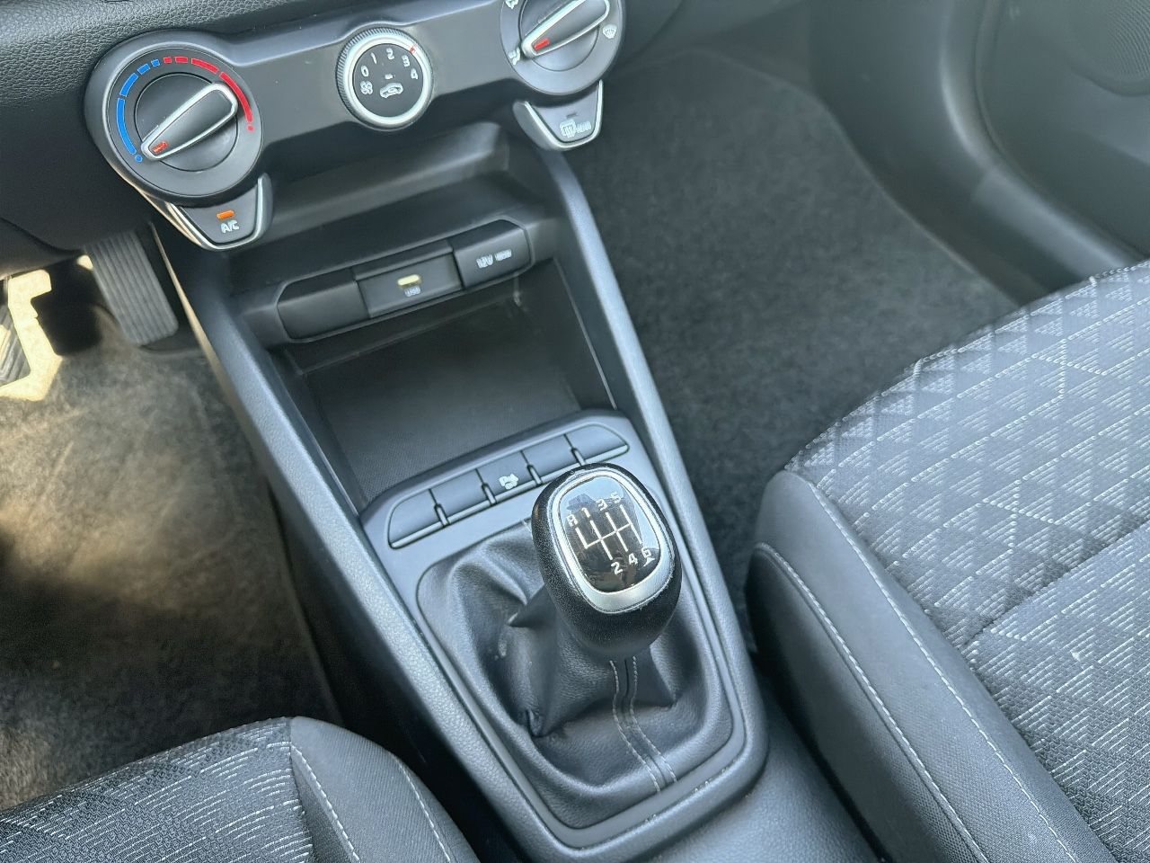 Kia Rio Active 1.0 100cv - Foto 22