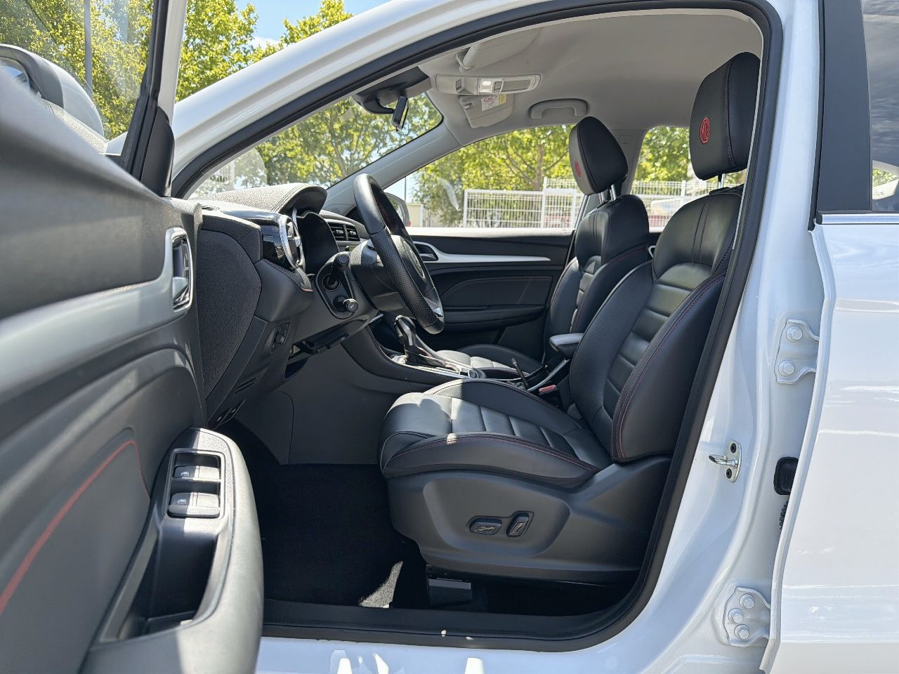 MG ZS 1.0T Luxury Auto - Foto 10