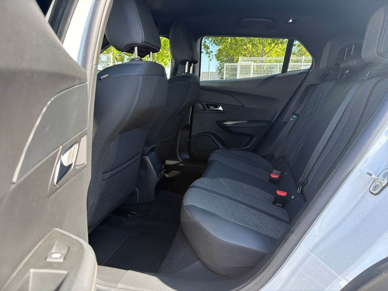 Peugeot 2008 Allure Pack Puretech 100 S&S 6 Vel. MAN - Foto 11