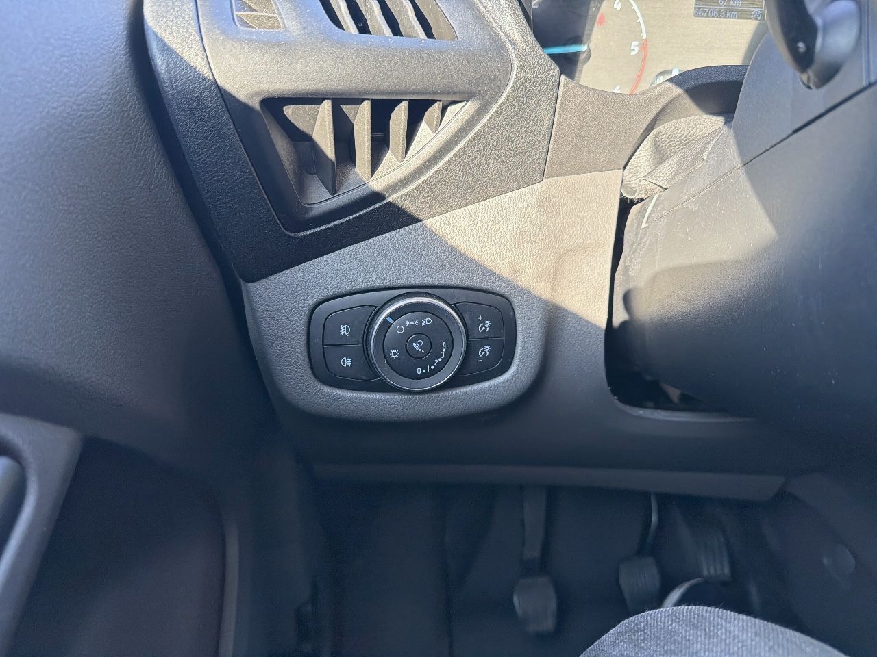 Ford Transit Connect FT210 L2 TREND 100CV - Foto 23
