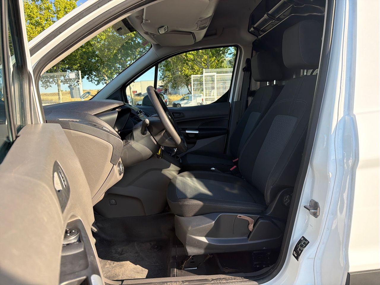 Ford Transit Connect FT210 L2 TREND 100CV - Foto 10