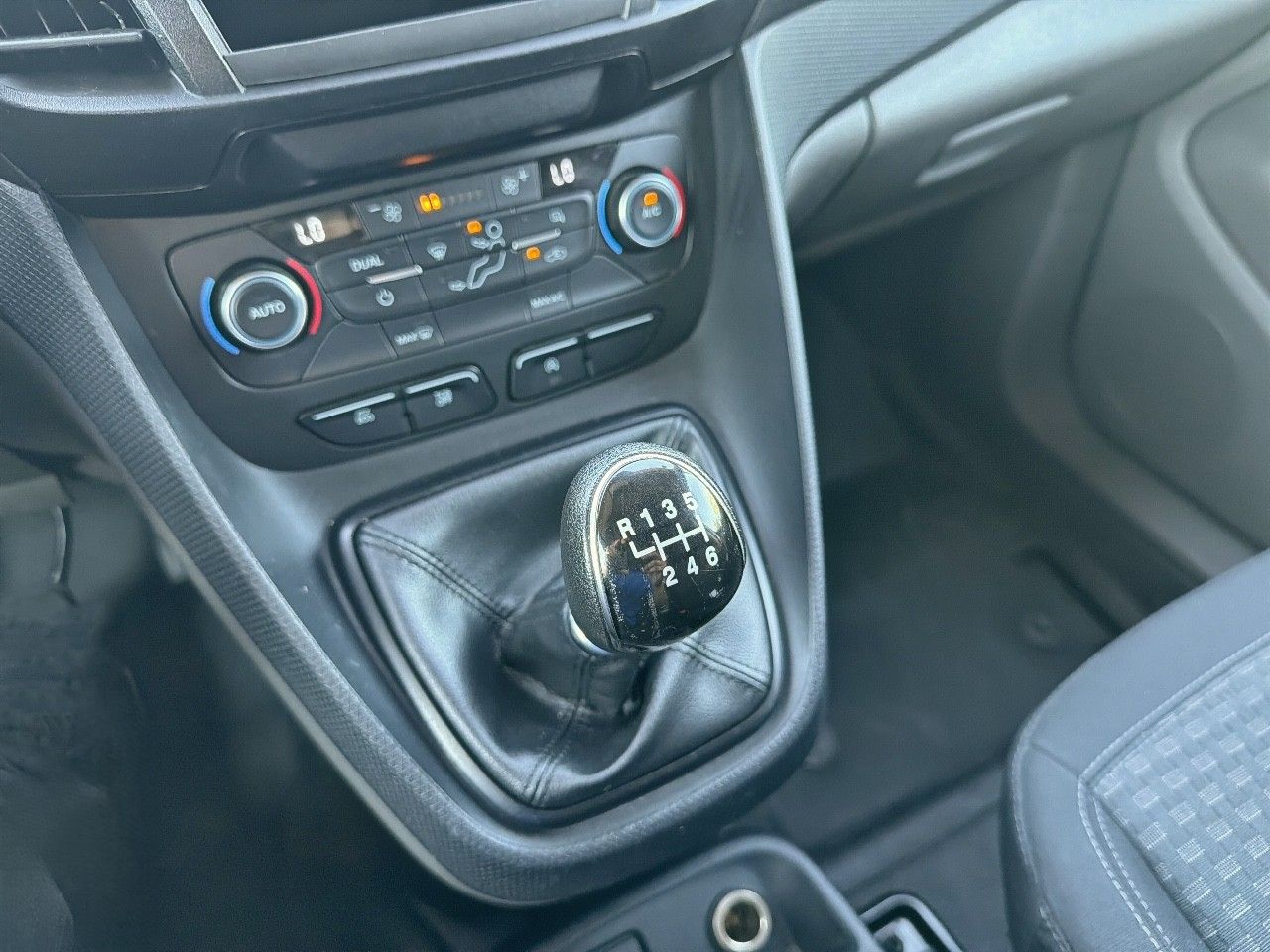 Ford Transit Connect FT210 L2 TREND 100CV - Foto 26