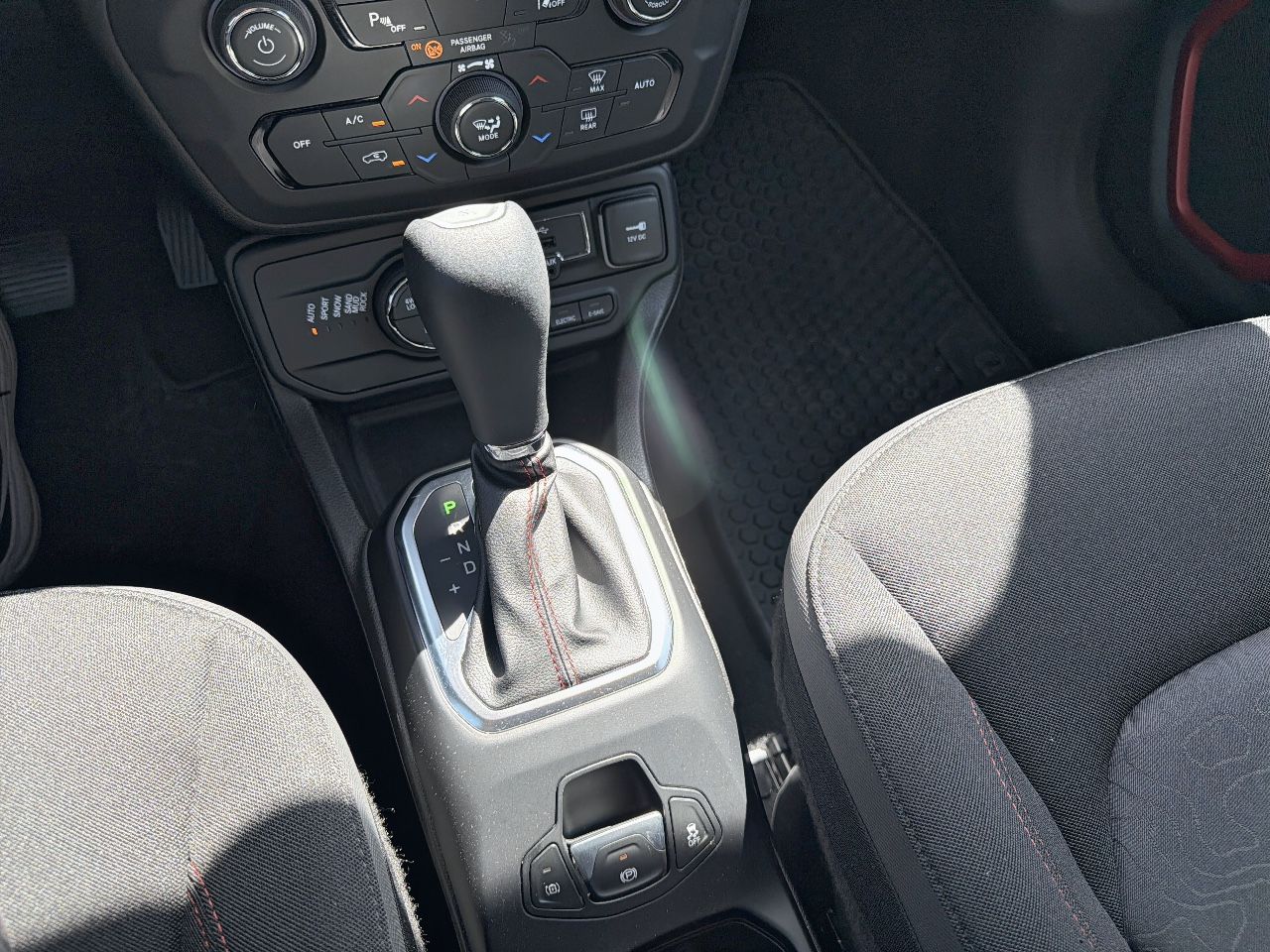 Jeep Renegade 4xe 1.3 PHEV 177 kW(240CV) Trailhawk AT - Foto 24