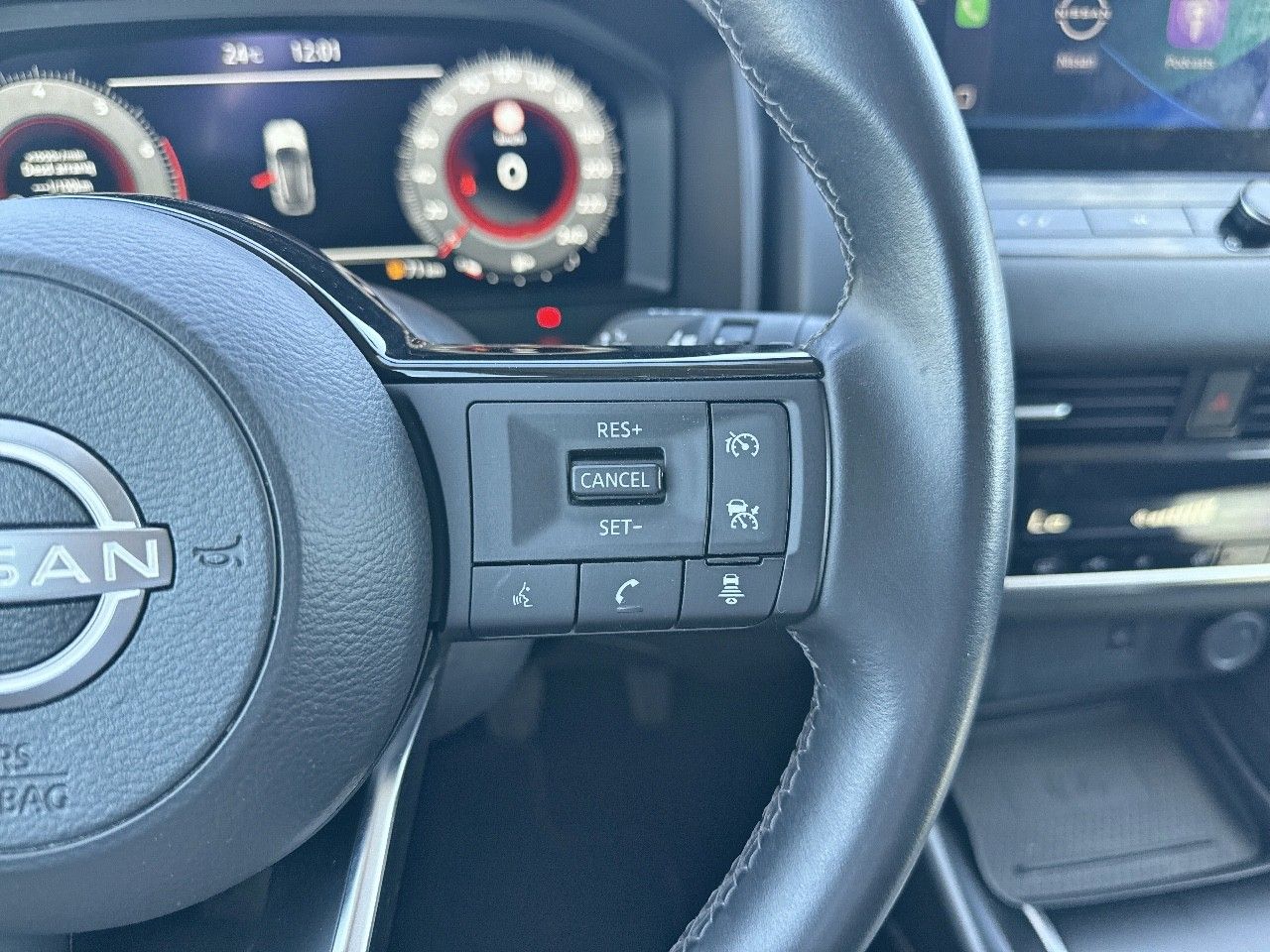 Nissan Qashqai DIG-T 103kW (140CV) mHEV 4x2 Tekna - Foto 17