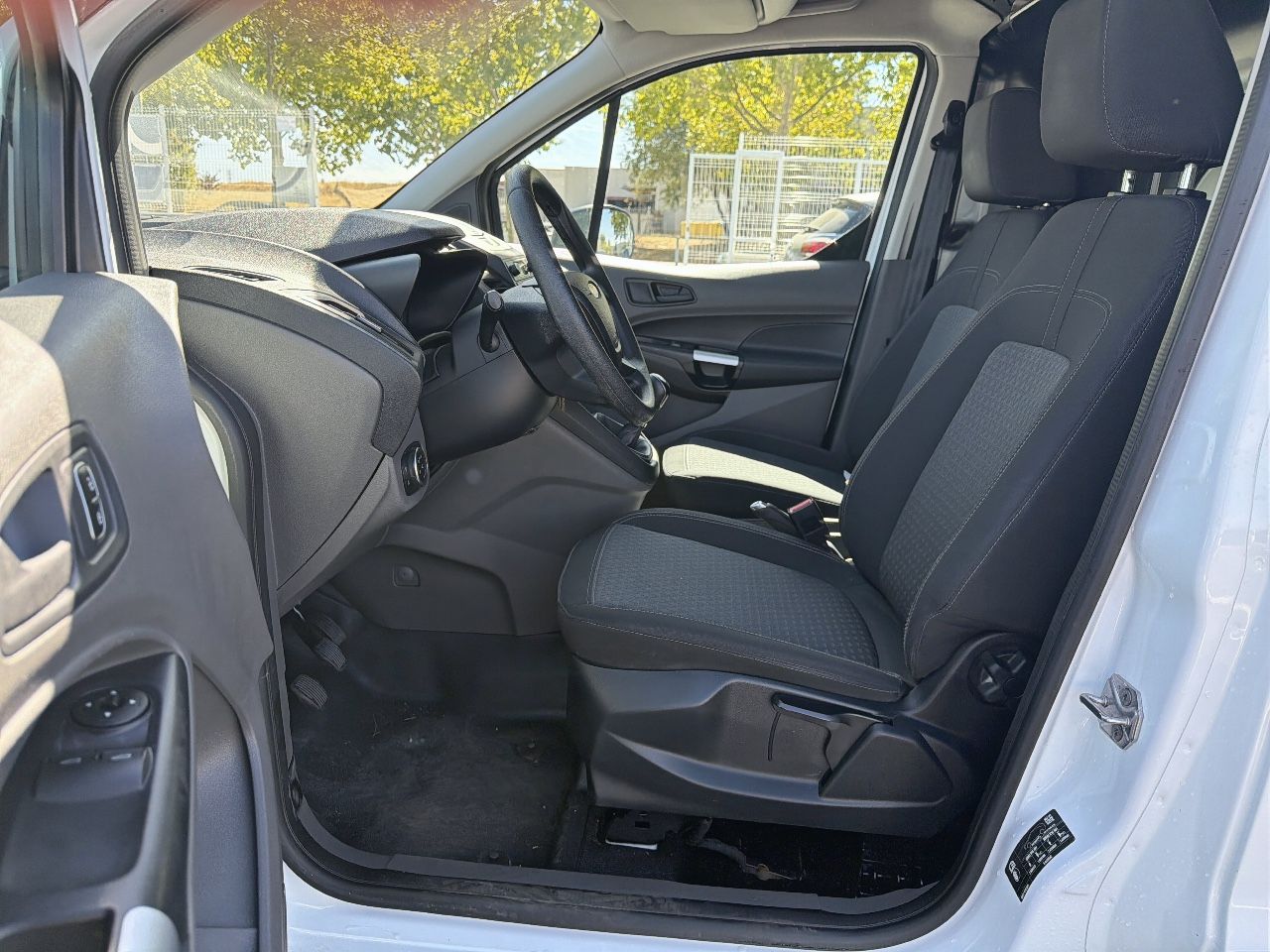 Ford Transit Connect FT210L2 TREND 100CV - Foto 9
